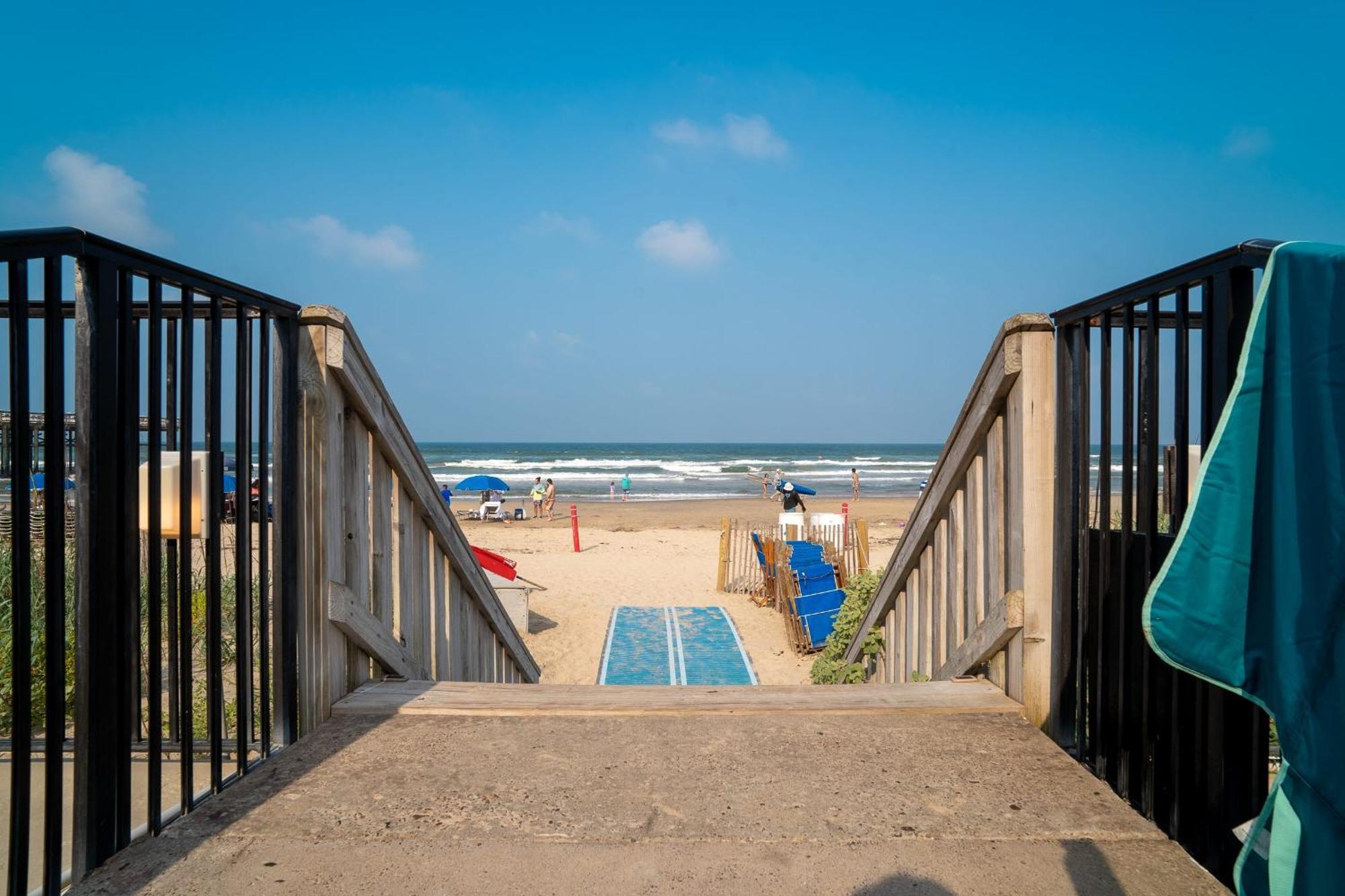 Herons Haven Coastal Elegance With Pool Access 223 Villa South Padre Island Exterior photo